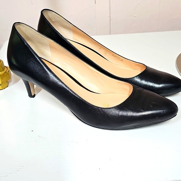 Cole Haan Black Leather 2 Inch Heels - Picture 1 of 12